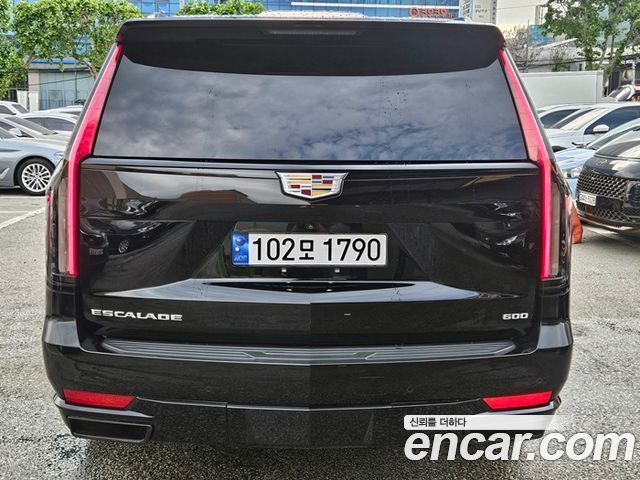 Cadillac Escalade 5-го поколения 6.2 Sports Platinum - фото 2