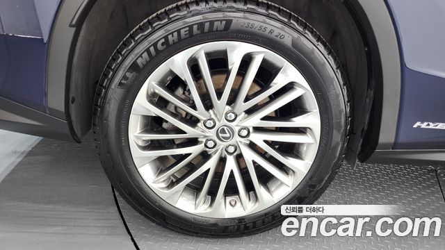 Lexus RX 450h 4-го поколения Executive - фото 4