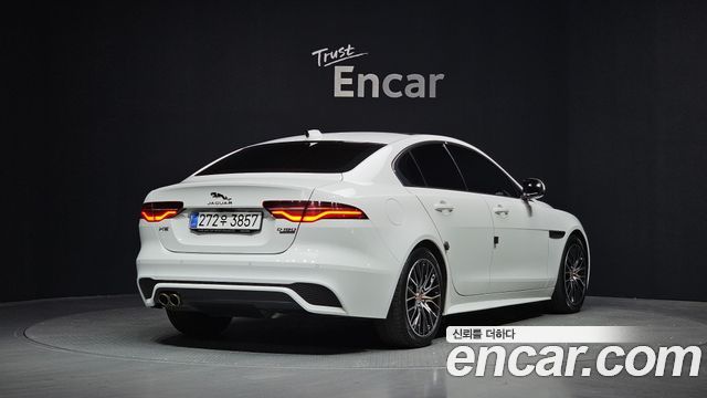 Jaguar XE D180 R-Dynamic S - фото 1