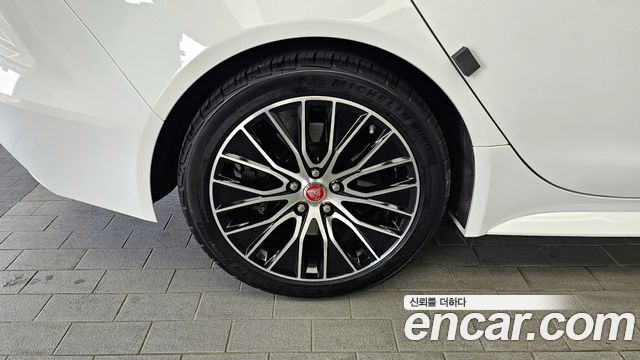 Jaguar XE D180 R-Dynamic S - фото 4