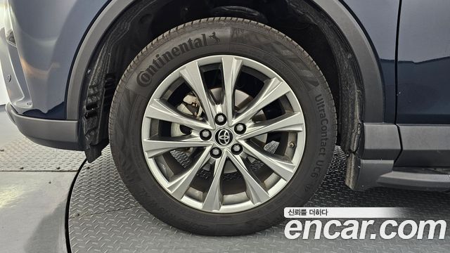Toyota RAV4 2.5 4WD Hybrid 4th - фото 4