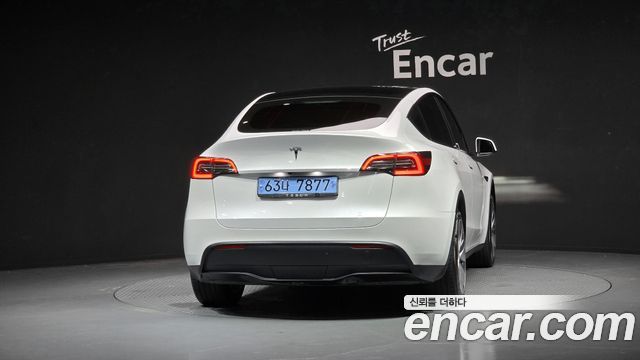Tesla Model Y RWD - фото 3