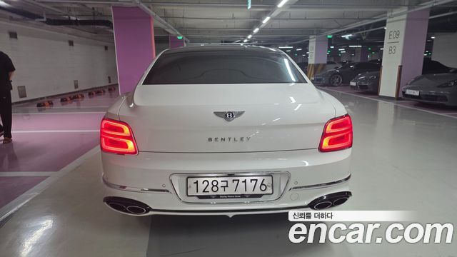 Bentley Flying Spur 3-го поколения 4.0 - фото 3