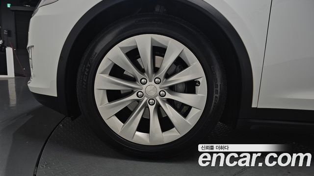 Tesla Model X 100D - фото 4