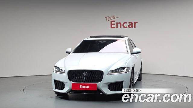 Jaguar XF X260 20d Chequered Flag Edition - фото 1