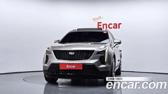 Cadillac XT4 2.0 Sport AWD - фото 2