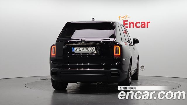 Rolls-Royce Cullinan 6.7 V12 - фото 3
