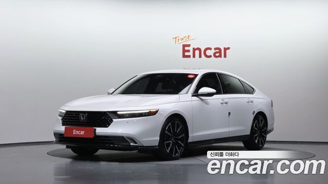 Honda Accord 11-го поколения 2.0 Hybrid Touring - фото 0