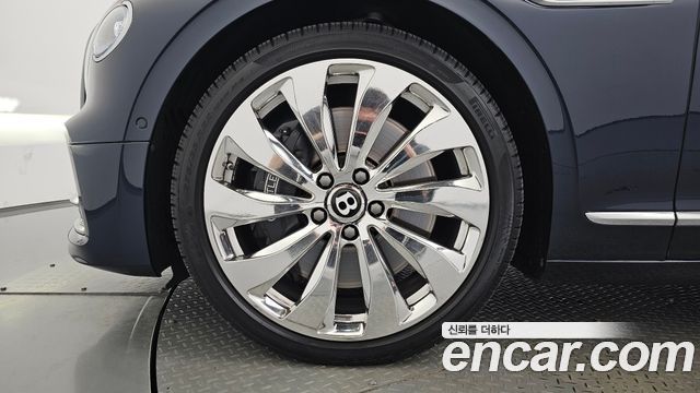 Bentley Flying Spur 3-го поколения 4.0 - фото 3