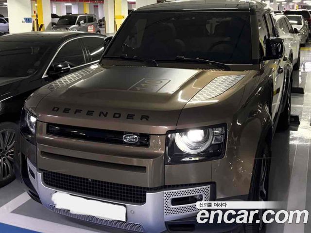 Land Rover Defender L663 110 D250 SE - фото 0