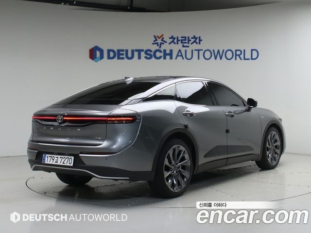 Toyota Crown Crossover 2.5 4WD Hybrid - фото 1