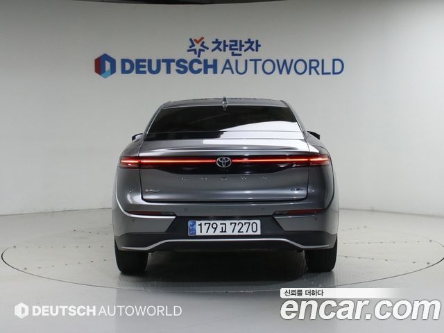 Toyota Crown Crossover 2.5 4WD Hybrid - фото 3