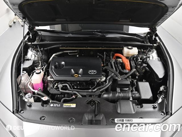 Toyota Crown Crossover 2.5 4WD Hybrid - фото 4