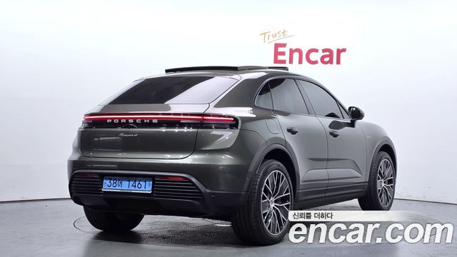 Porsche Macan EV Base 4 - фото 1