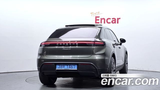 Porsche Macan EV Base 4 - фото 3
