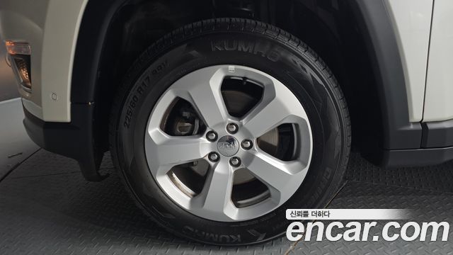 Jeep Compass 2-го поколения 2.4 limited 2WD - фото 3