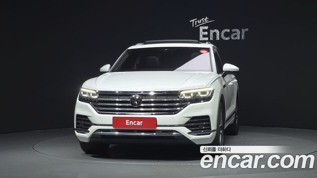 Volkswagen Touareg 3-го поколения 3.0 TDI Prestige - фото 2