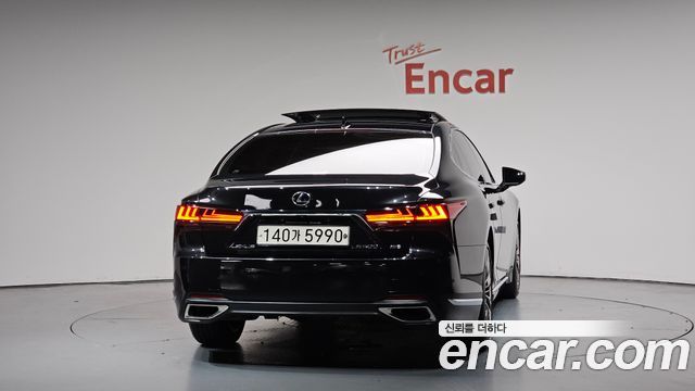 Lexus LS 500 3.5 Platinum AWD - фото 3