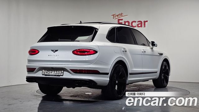 Bentley Bentayga 4.0 V8 Base - фото 1
