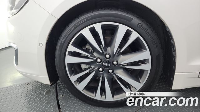 Lincoln MKZ Hybrid 2nd - фото 4