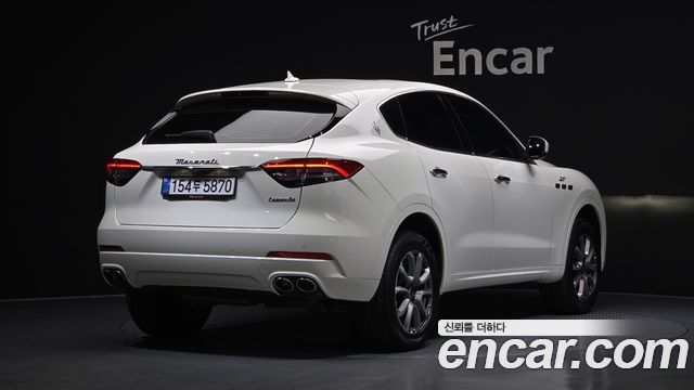 Maserati Levante 2.0 GT AWD - фото 1