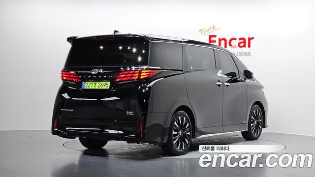 Toyota Alphard 4-го поколения 2.5 HEV Executive AWD - фото 0