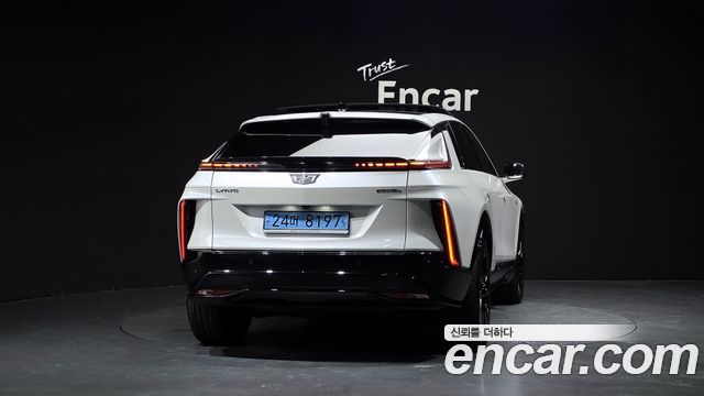 Cadillac Lyriq Sport - фото 3