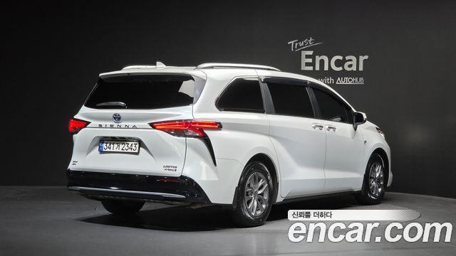 Toyota Sienna 4-го поколения 2.5 Hybrid AWD - фото 0