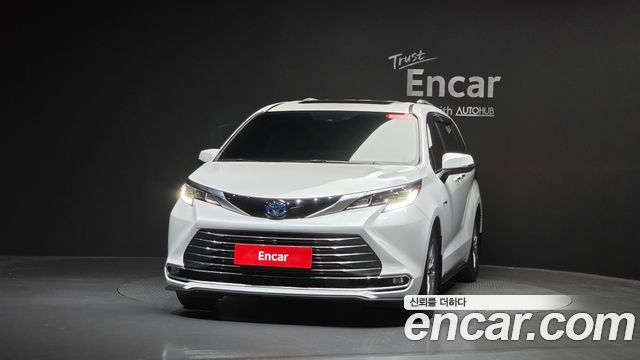 Toyota Sienna 4-го поколения 2.5 Hybrid AWD - фото 1