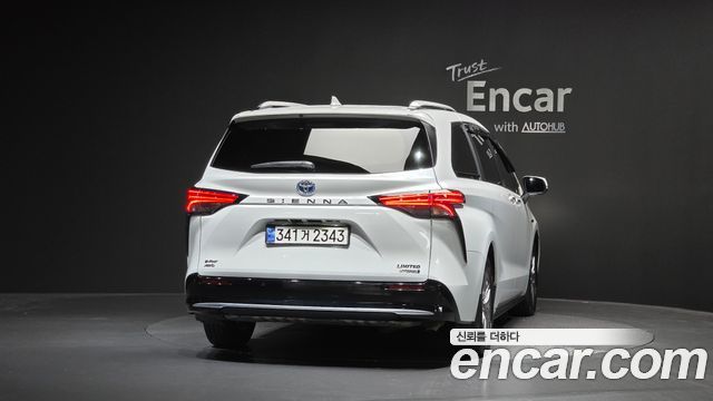 Toyota Sienna 4-го поколения 2.5 Hybrid AWD - фото 2