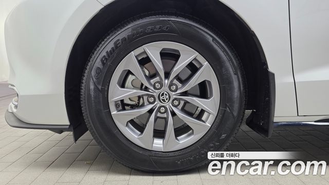 Toyota Sienna 4-го поколения 2.5 Hybrid AWD - фото 3