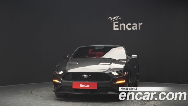 Ford Mustang Convertible - фото 2