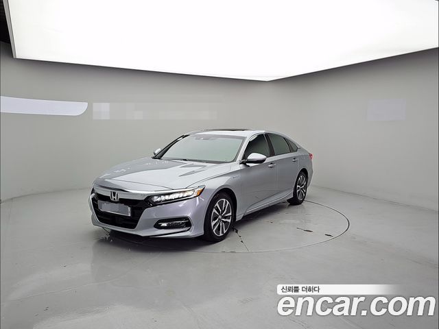 Honda Accord 10-го поколения 2.0 Hybrid Touring - фото 0