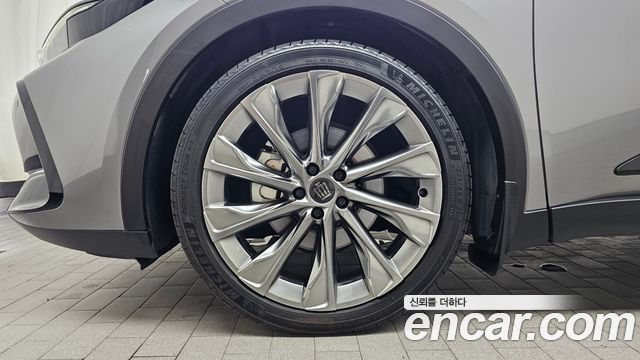 Toyota Crown Crossover 2.5 4WD Hybrid - фото 3