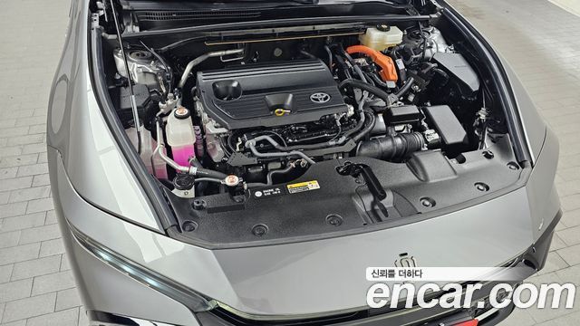 Toyota Crown Crossover 2.5 4WD Hybrid - фото 4