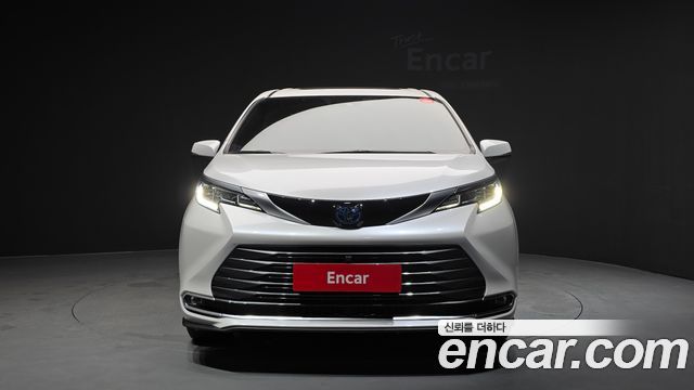 Toyota Sienna 4-го поколения 2.5 Hybrid 2WD - фото 2