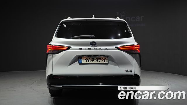 Toyota Sienna 4-го поколения 2.5 Hybrid 2WD - фото 3