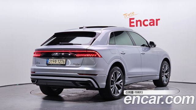 Audi Q8 50 TDI Quattro Premium - фото 1