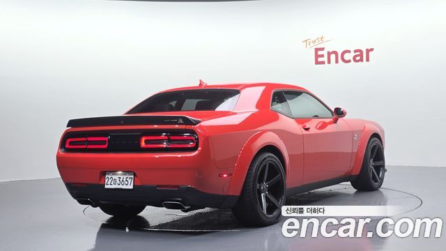 Dodge Challenger 6.4 - фото 1
