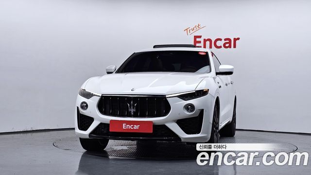 Maserati Levante 3.0 AWD Modena - фото 2