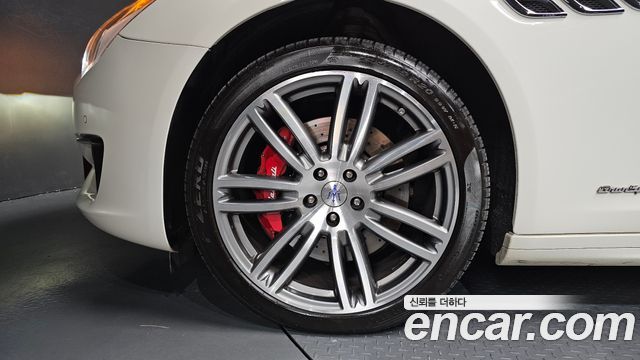 Maserati Quattroporte S Q4 3.0 V6 Gransport - фото 4