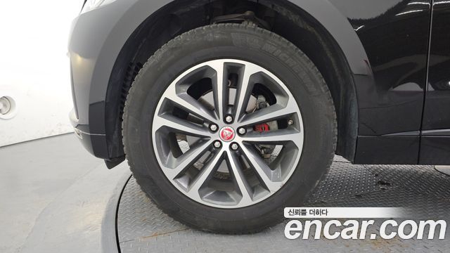 Jaguar F-PACE 20d R-Sport - фото 4