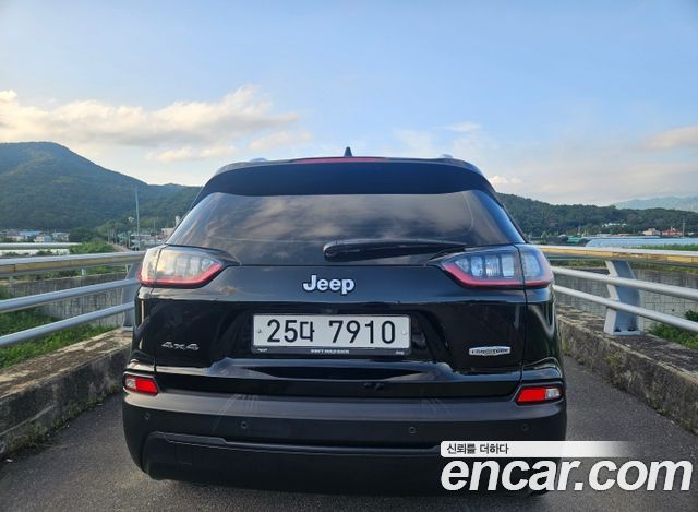 Jeep Cherokee KL 2.4 Longitude High AWD - фото 3