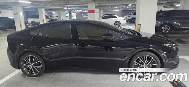Toyota Prius 5-го поколения 2.0 XLE - фото 1