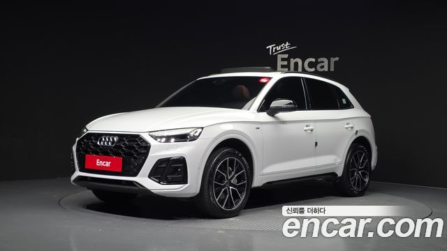 Audi Q5 FY 45 TFSI Quattro Premium - фото 0