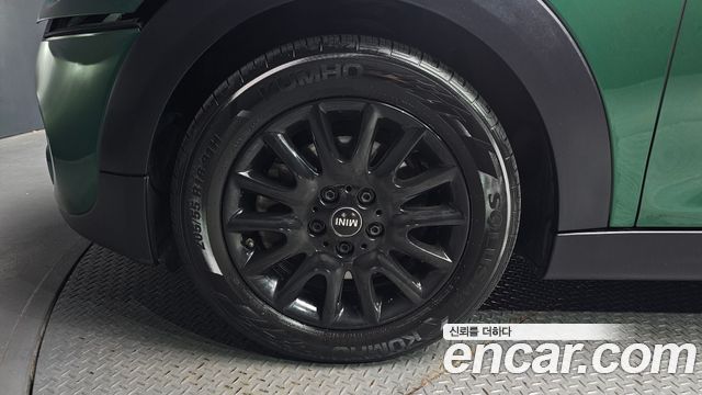 Mini Cooper S 5Door Standard 3rd - фото 3