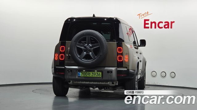 Land Rover Defender L663 110 P300 X-Dynamic SE - фото 3