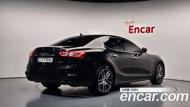 Maserati Ghibli 3.0 GranSport 3rd - фото 1