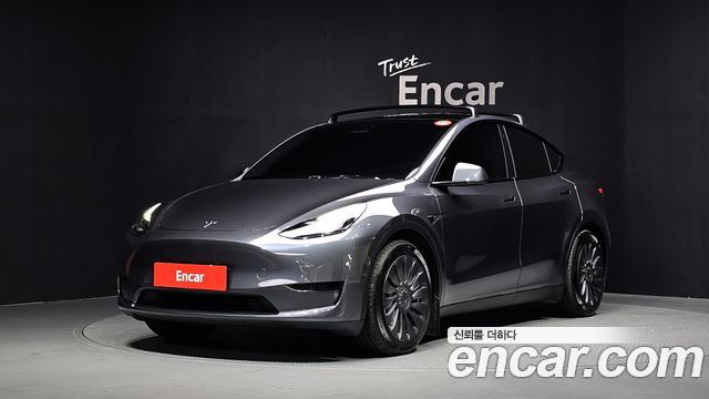 Tesla Model Y RWD - фото 0