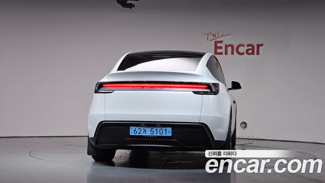 Tesla Model Y RWD - фото 2